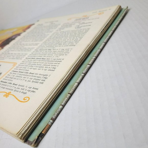 Betty Crocker’s New Good and Easy Cookbook 1st Edition 1st printing 1962 - Picture 10 of 12